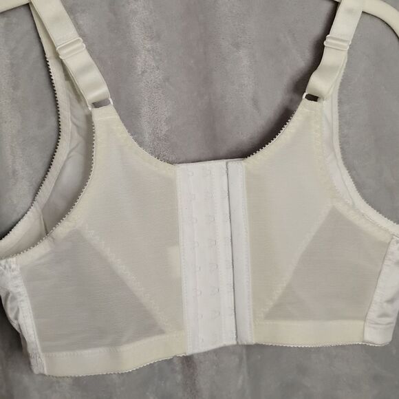 Mastectomy Bra One Of Many - Picture 2 of 3